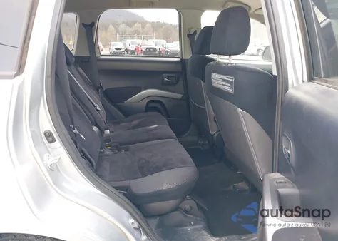 2010 Mitsubishi Outlander Es z USA, uszkodzony, nr VIN JA4AT2AW0AZ009931